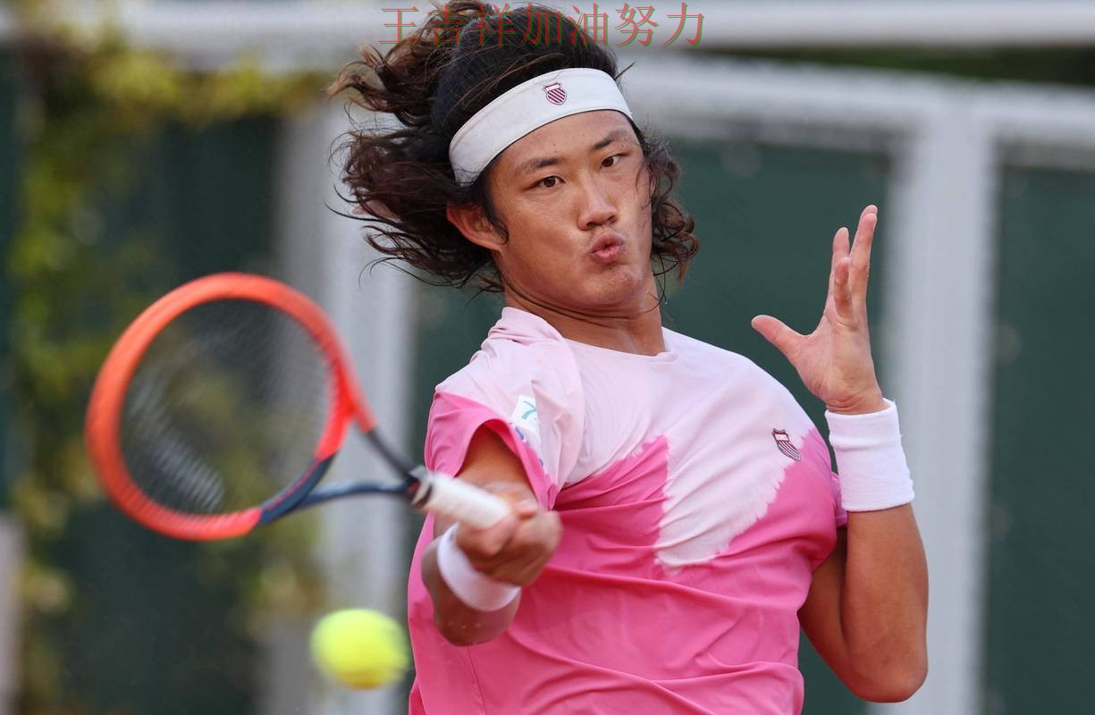 张之臻在德甲中复出首战表现抢眼 为下一场比赛埋下伏笔 张之臻在德甲中复出首战表现抢眼 为下一场比赛埋下伏笔